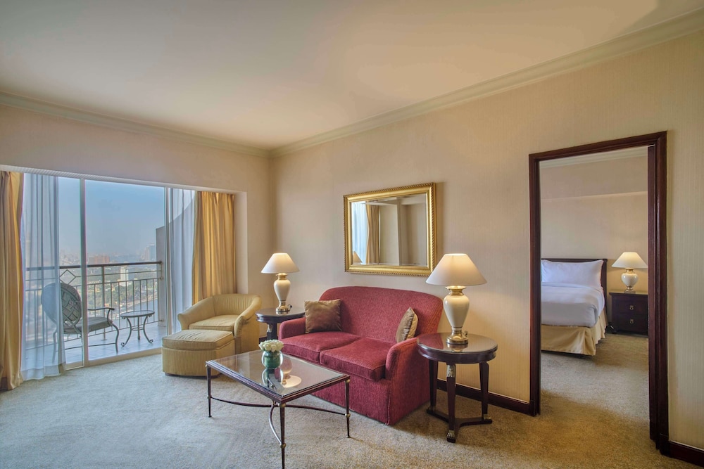 Suite, 1 Bedroom (1 King Bed, Nile View) thumbnail 5