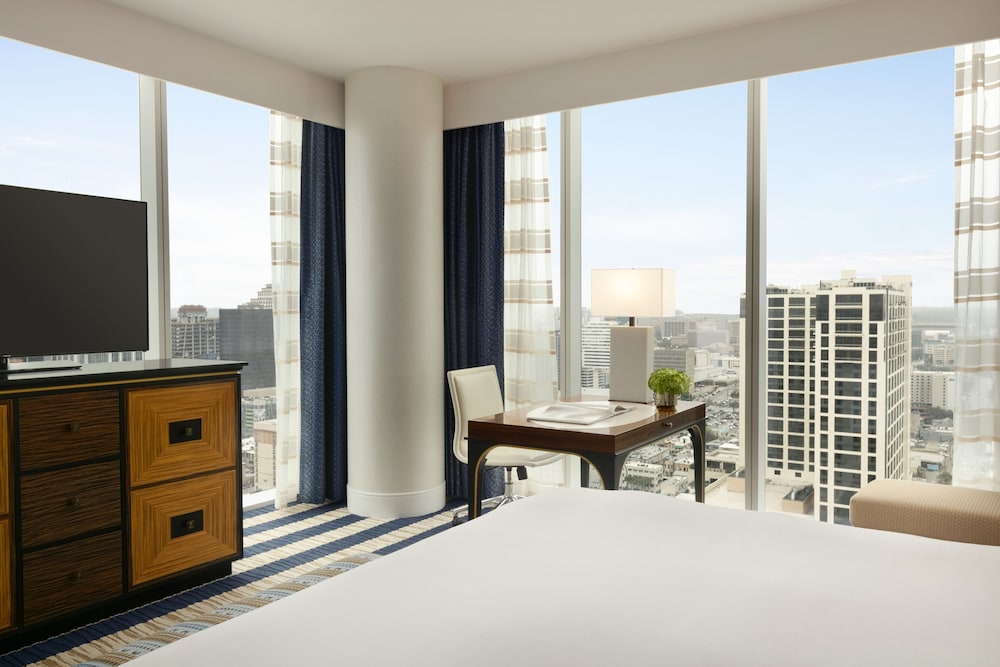 Signature Corner Room, 1 King Bed