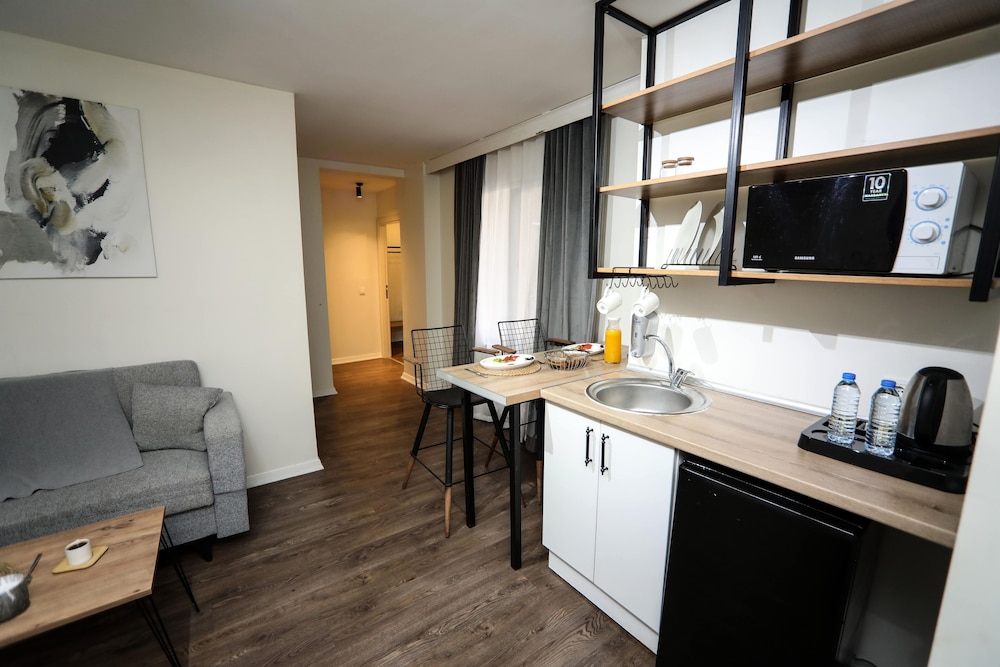 Deluxe Suite photo 3
