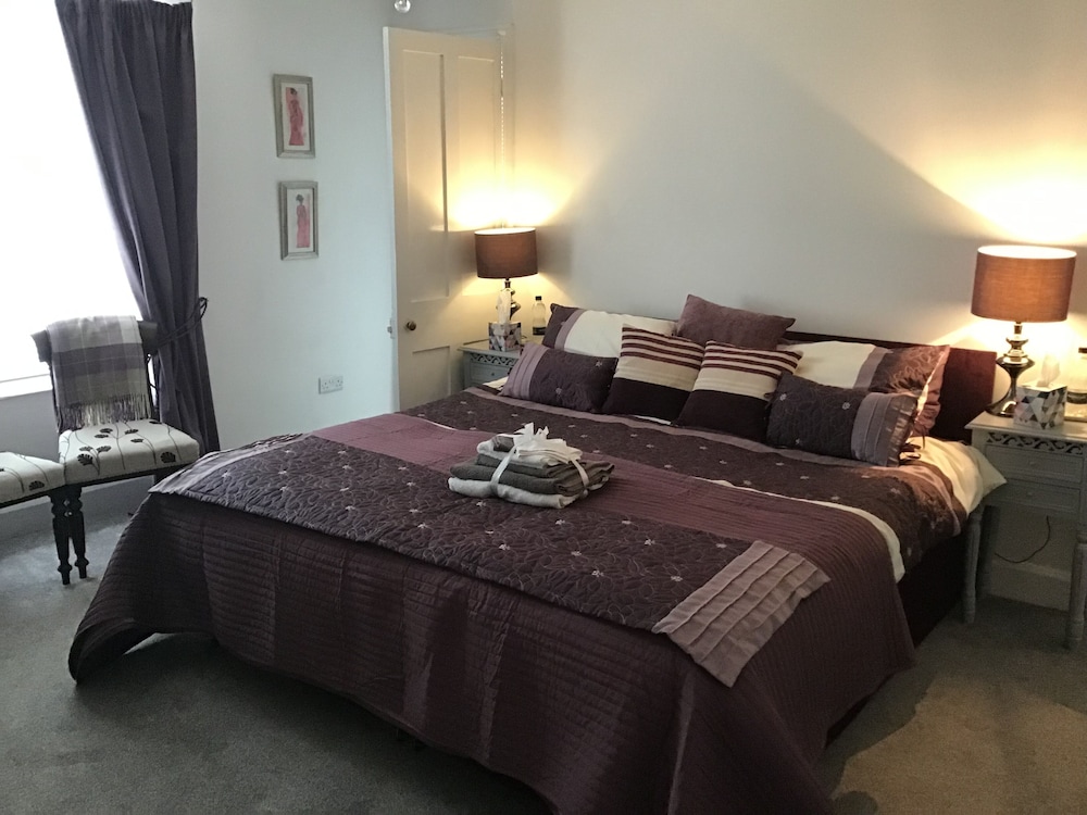 Luxury House, Ensuite photo 1