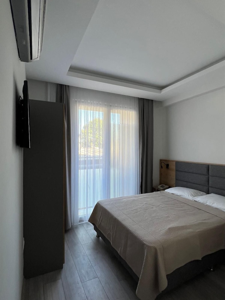 Standard Double Room photo 3