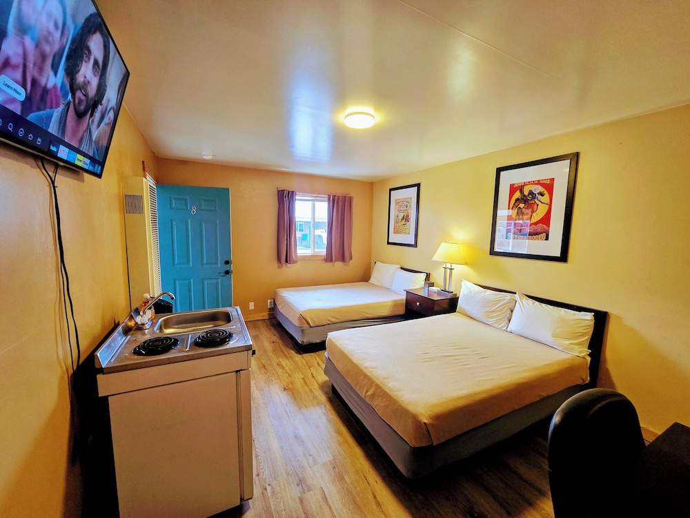 Economy Double Room, 2 Double Beds