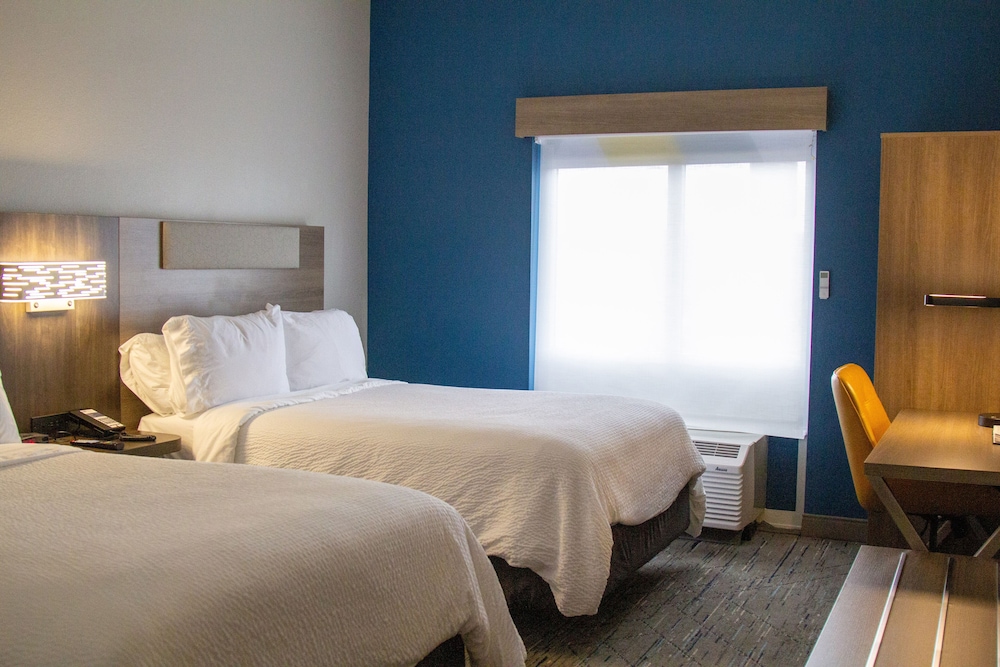 Standard Room, 2 Queen Beds (Low Floor) - Photo 2