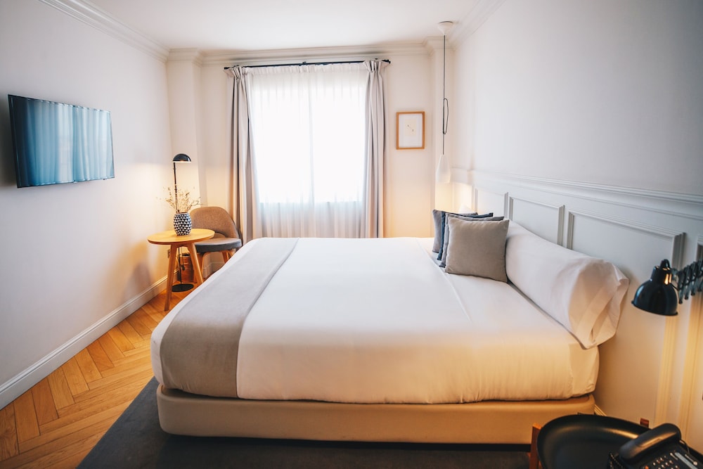 Deluxe Room, Non Smoking, City View
