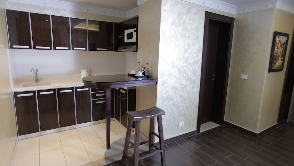 Luxury Suite photo 2