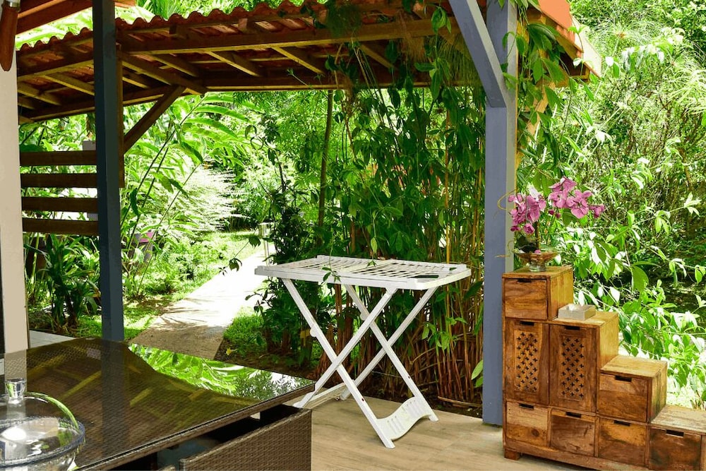 Tente Supérieure (Jacquier), 1 grand lit, terrasse, côté jardin photo 2