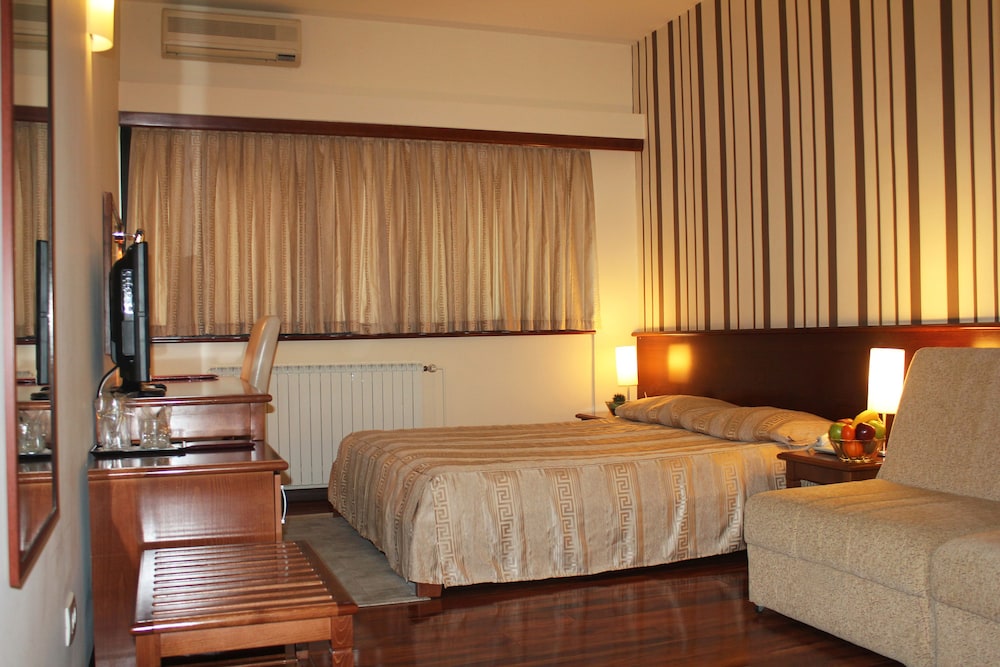 Standard Double Room Single Use, City View photo 1