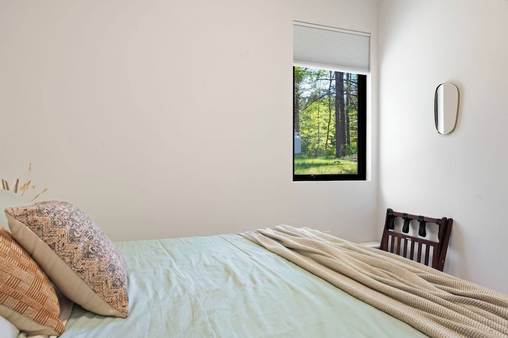 100ft of Forest Light - Modern Catskills Escape, 사진 20