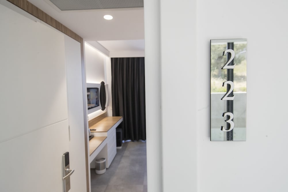 Standard Double Room, 1 Queen Bed, Sea View - Photo 8