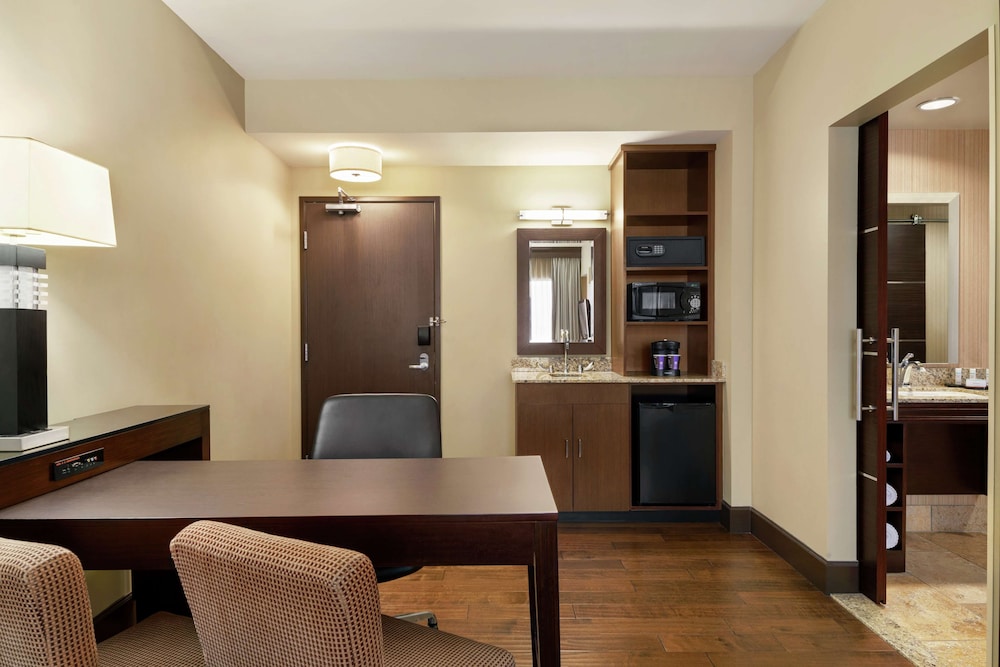 Room, 1 King Bed, Accessible photo 1