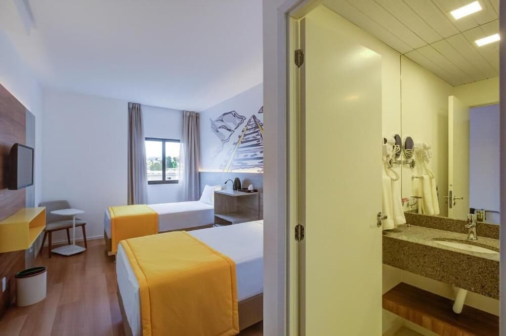 Deluxe Twin Room photo 2