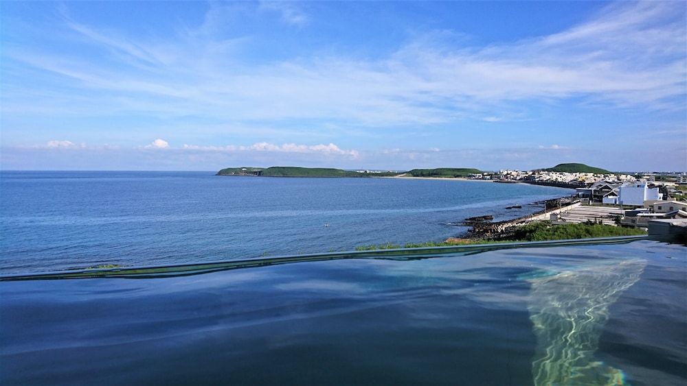 Panoramic Double Room, 1 Bedroom, Bay View, Sea Facing photo 3