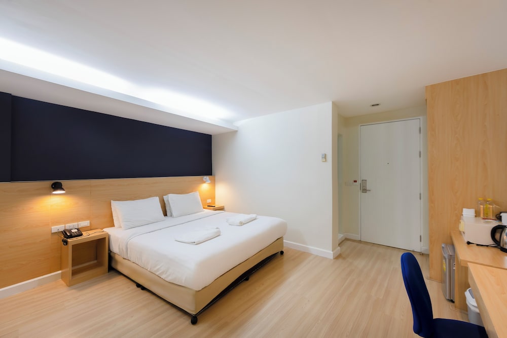 Basic Double Room, Non Smoking, Private Bathroom photo 1