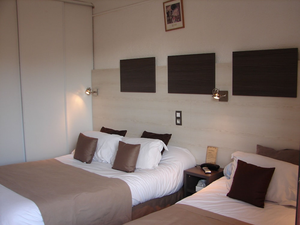 Triple Room (2 adults & 1 child)