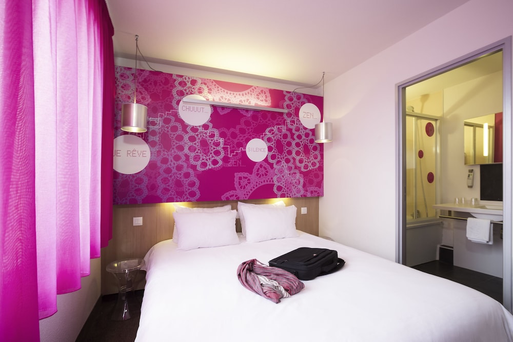 Standard Suite, Multiple Beds photo 2