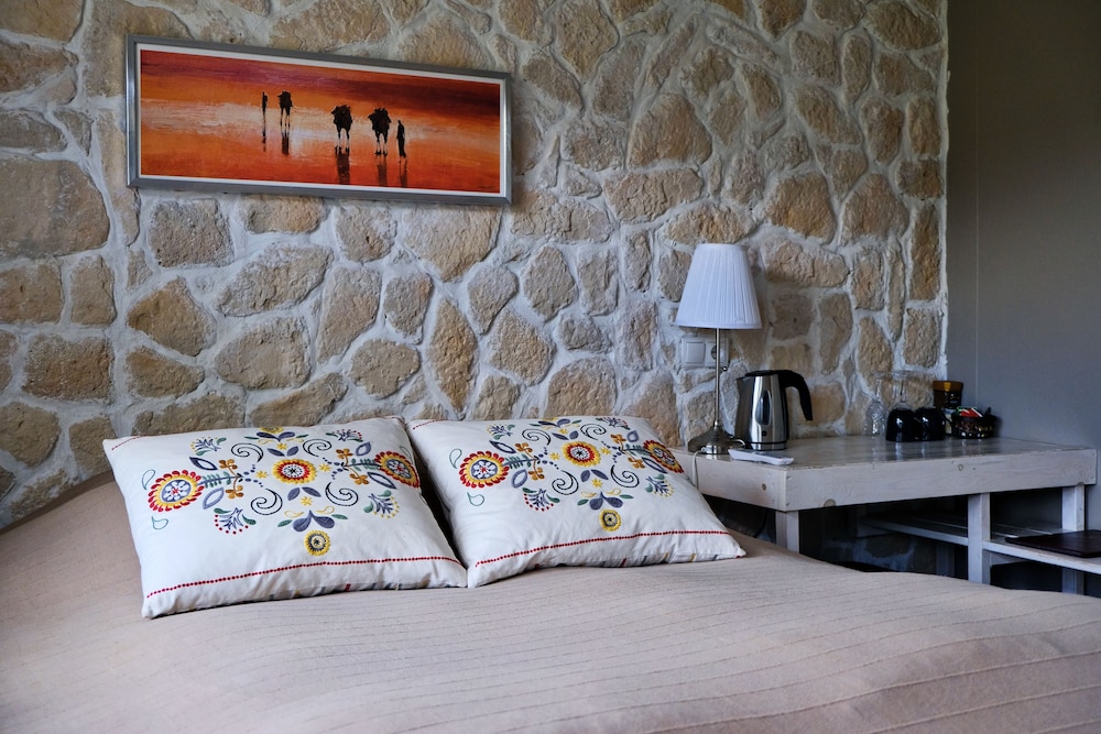 Double Room, Private Bathroom - Photo 6