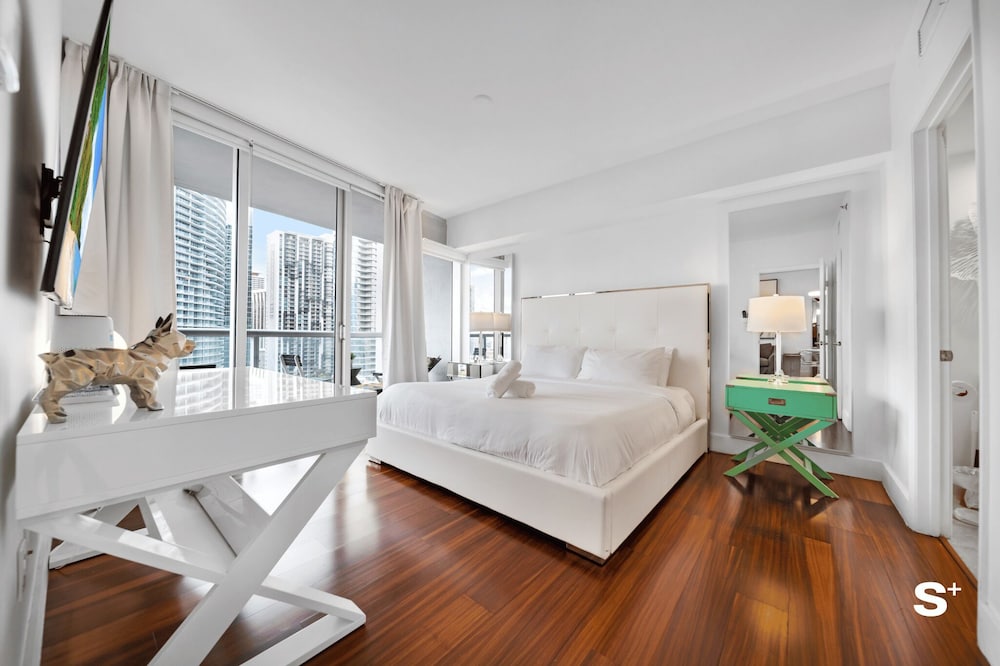 Basic Apartment, 1 King Bed with Sofa bed photo 1
