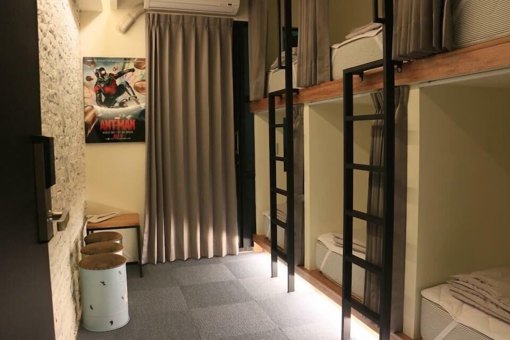 Shared Dormitory, Women only, Shared Bathroom photo 1