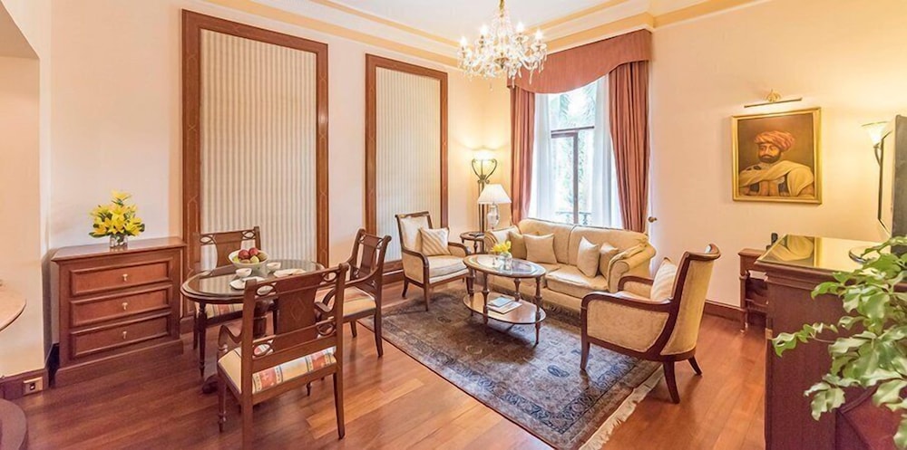 Deluxe Suite photo 2