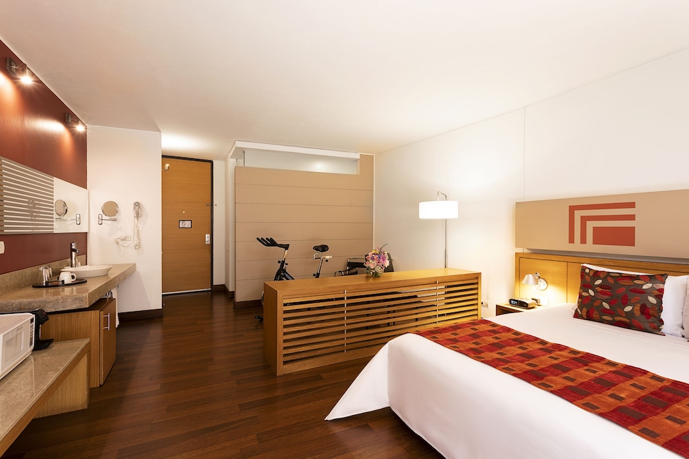 Superior Room, 1 Queen Bed - Photo 18