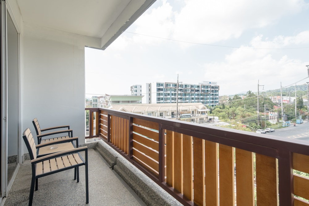 DARA Suite with Balcony - Photo 11