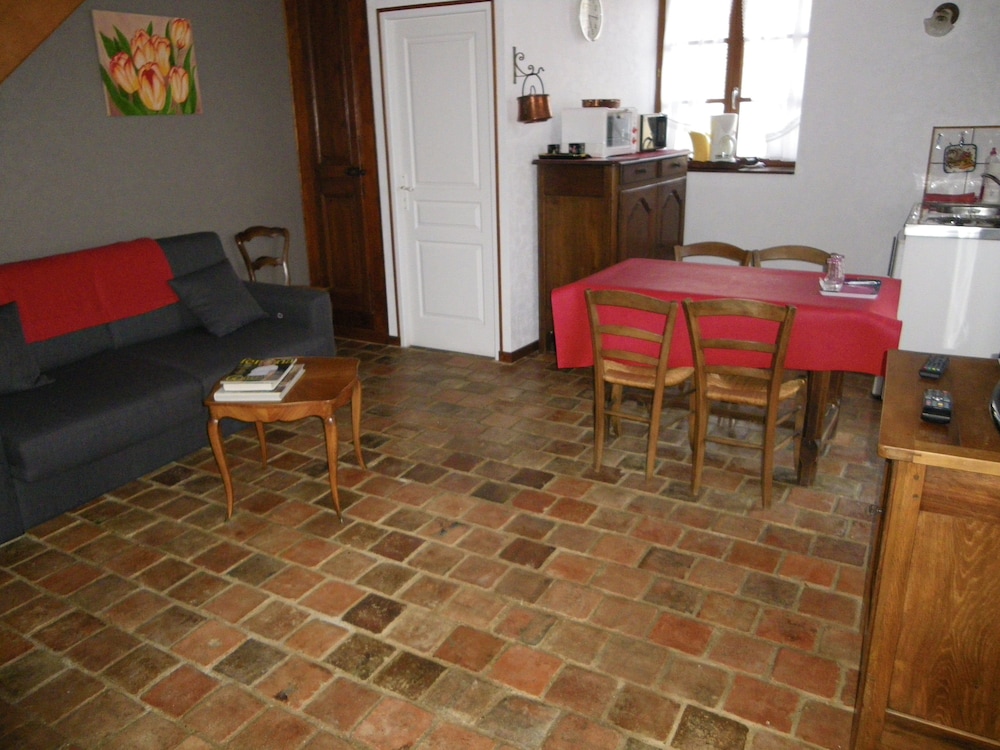 Classic Apartment (Rose) photo 3