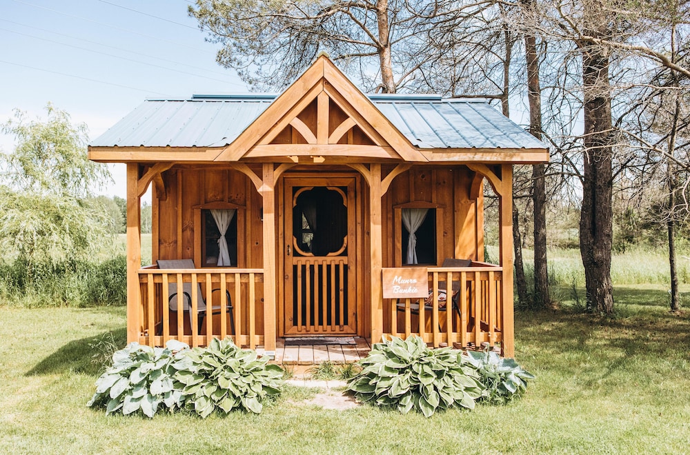 Classic Cabin, 1 Double Bed, Garden View photo 1