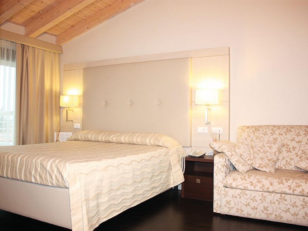Suite, Lake View photo 2