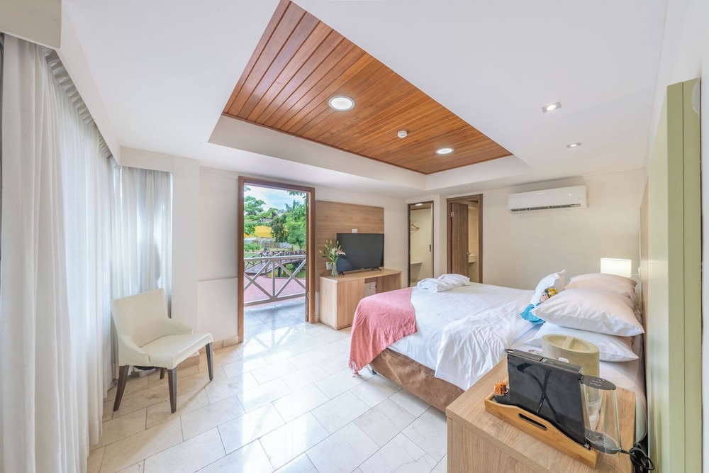 2 Bedroom Suite, 1 King Bed, 1 Queen Beds - Photo 4