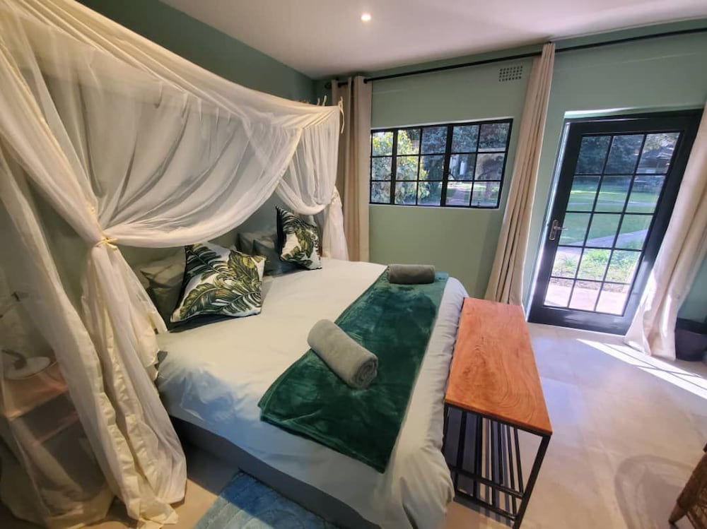 Deluxe Double Room photo 2