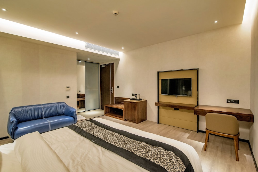 Executive Room - Photo 9