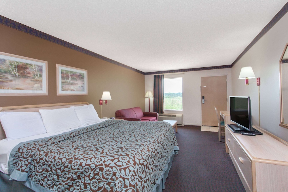 Standard Room, 1 King Bed photo 1