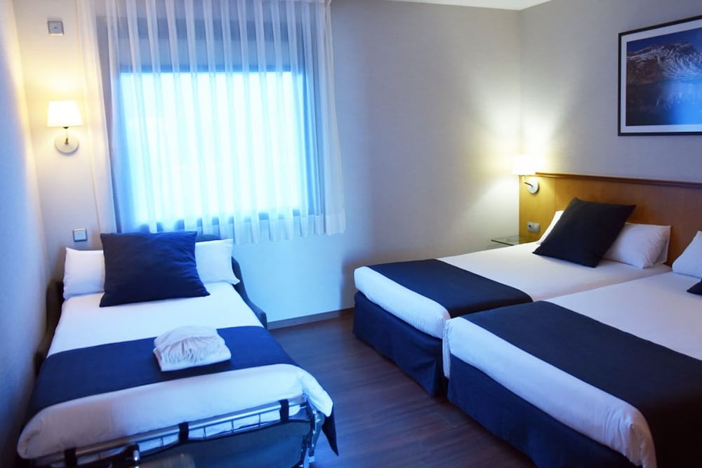 Triple Room, 2 adults and 1 child photo 1