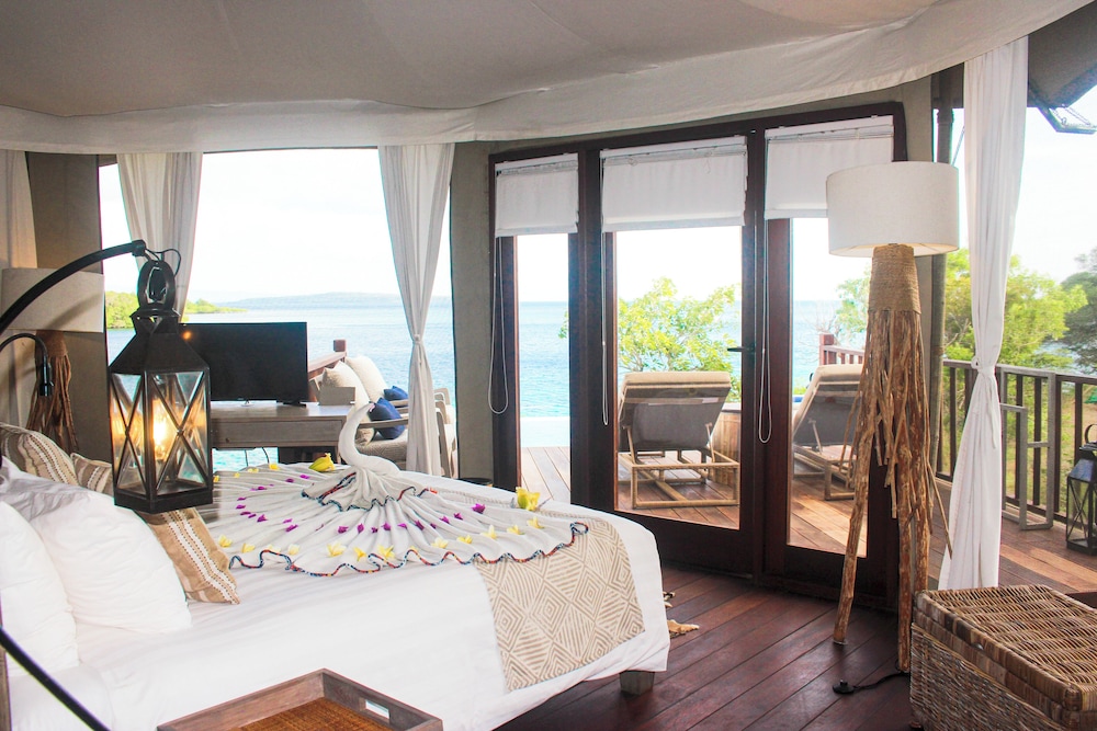 Cliff Tent Pool Villa photo 2