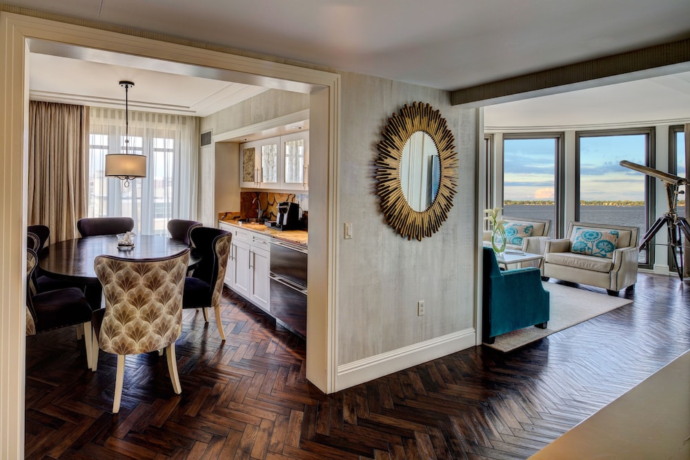 Presidential Suite photo 3