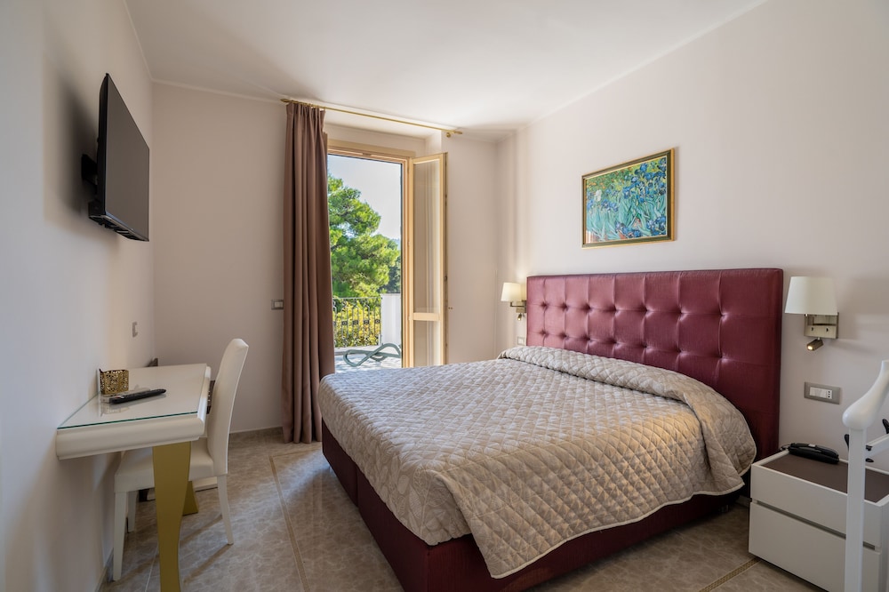Superior Double or Twin Room, Terrace photo 2