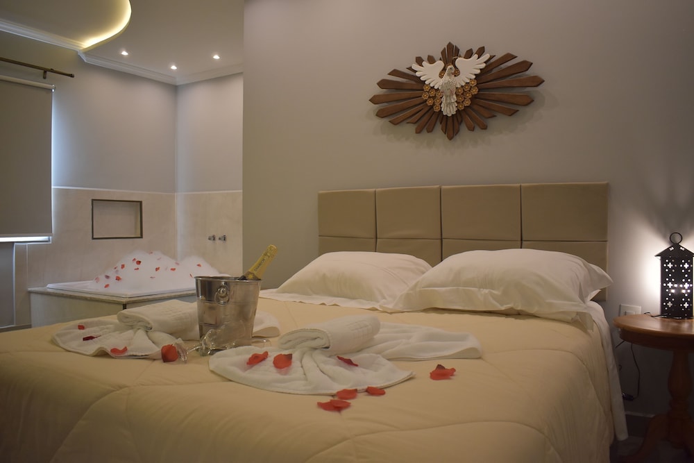 Deluxe Room - Photo 2