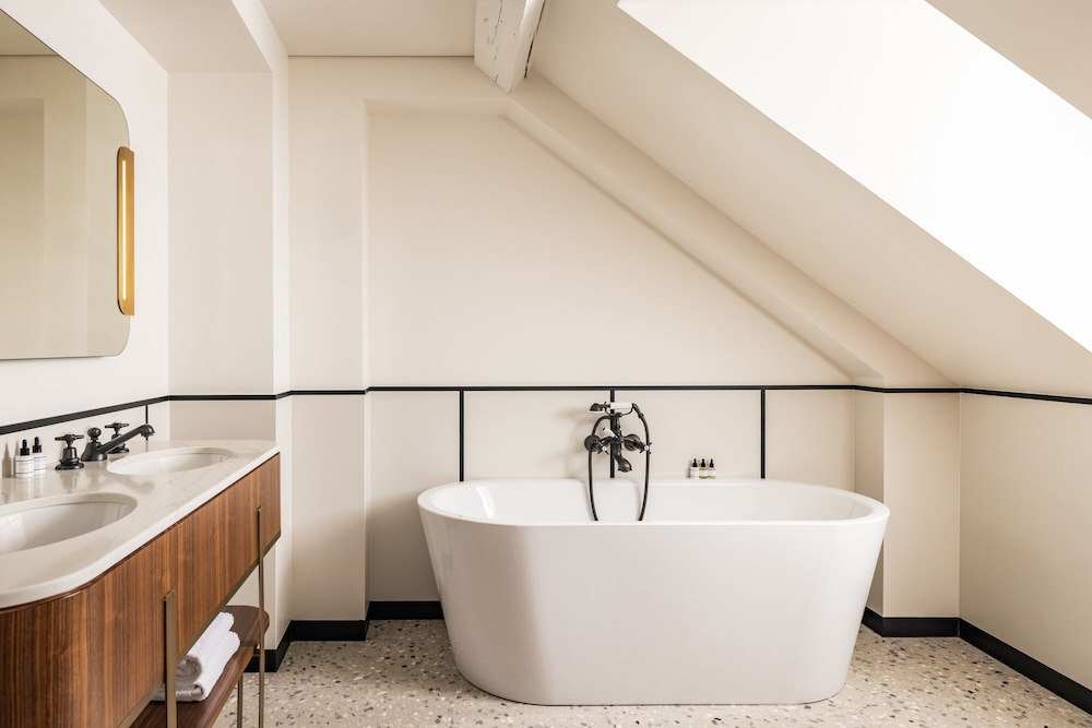 Signature Suite (James Joyce) photo 2