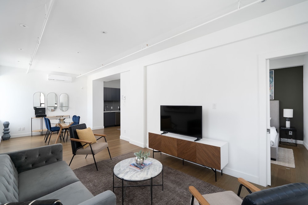 Premium One-Bedroom with Sofa Bed