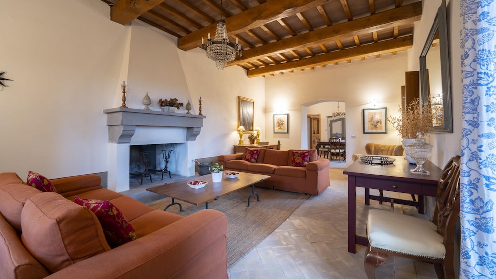Villa photo 1