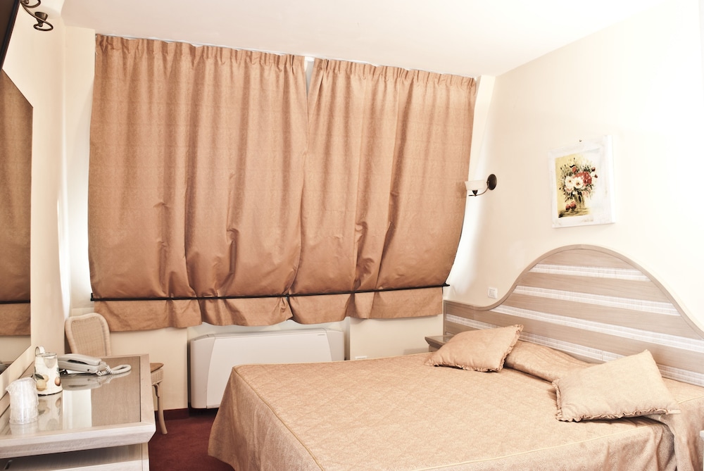 Economy Double or Twin Room photo 3