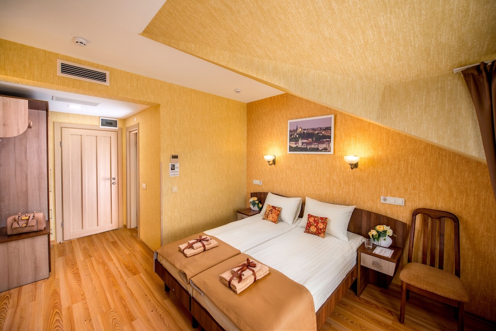 Economy Twin Room