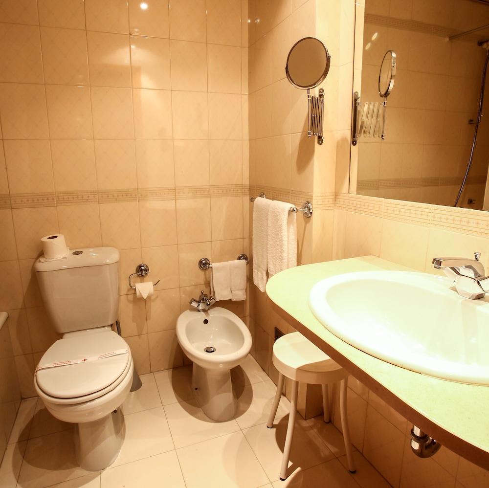 Standard Twin Room photo 3