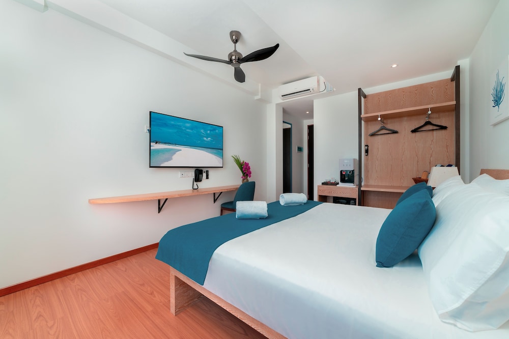 Deluxe Double Room - Photo 10