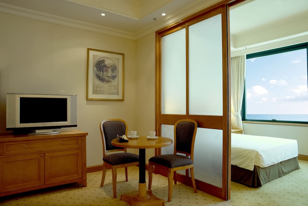 Deluxe Suite, 1 Double Bed, Harbor View photo 3