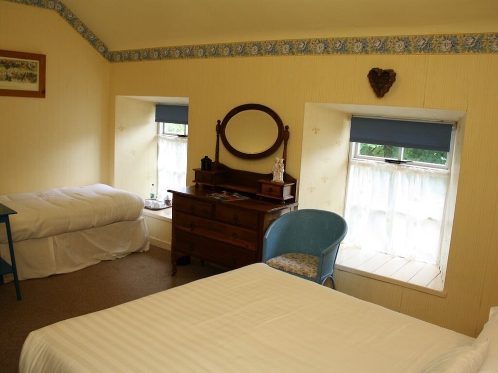 Double or Twin Room, Ensuite (Cottage Style Coach House) - Photo 2