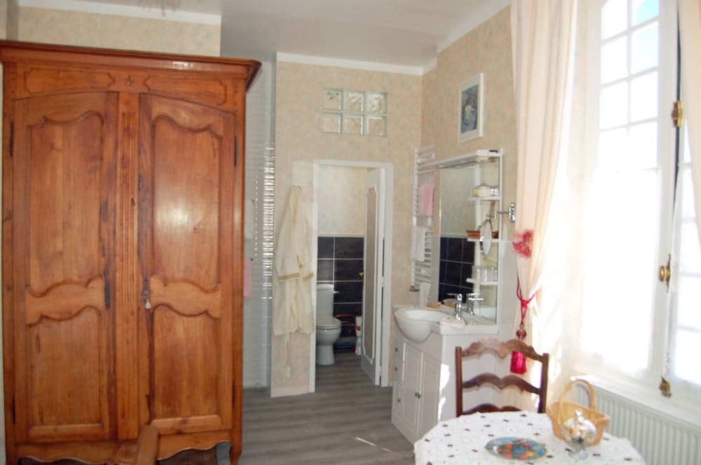 Comfort Room, 1 Double or 2 Twin Beds, Garden View, Garden Area photo 3