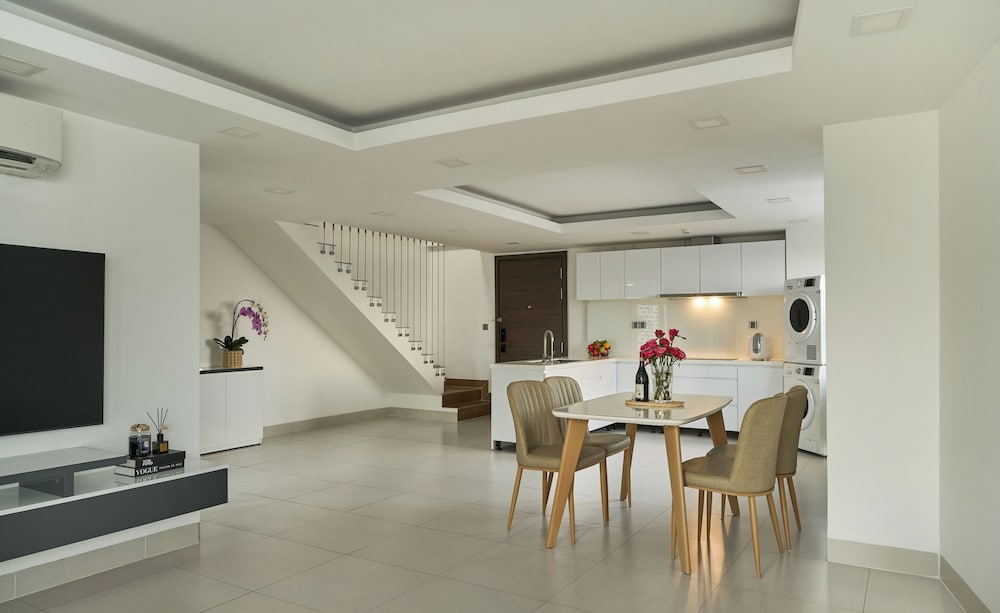Panoramic Duplex, 2 Bedrooms - Photo 8