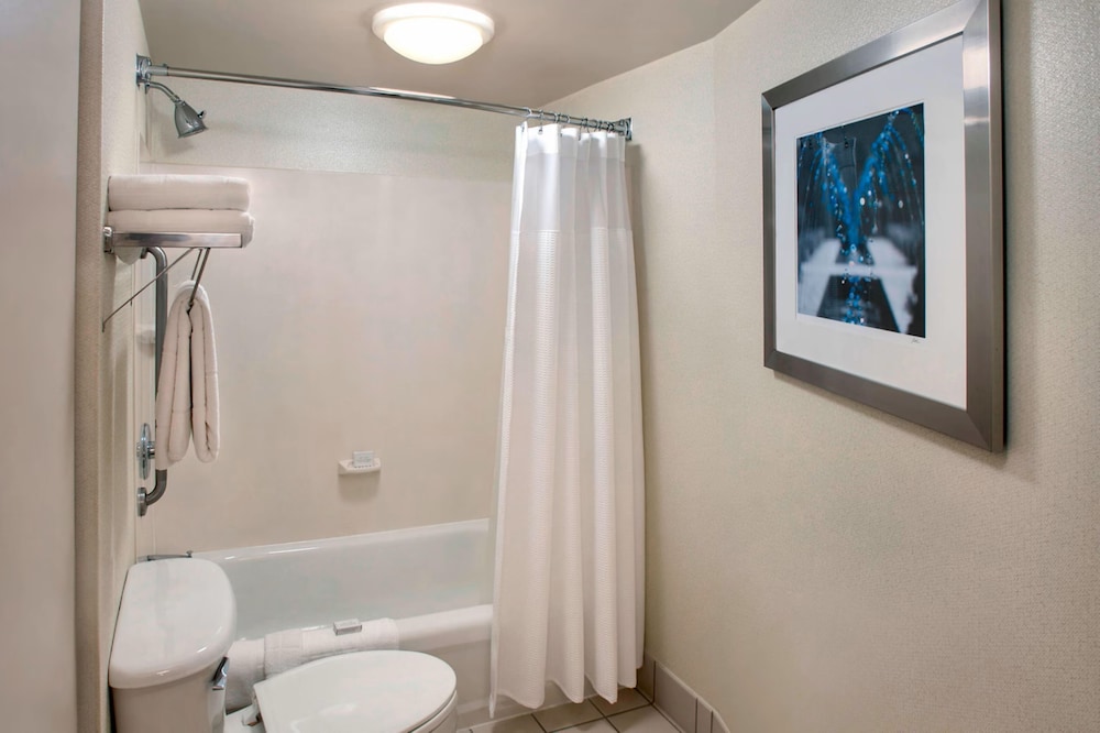 Suite, Multiple Beds - Photo 5
