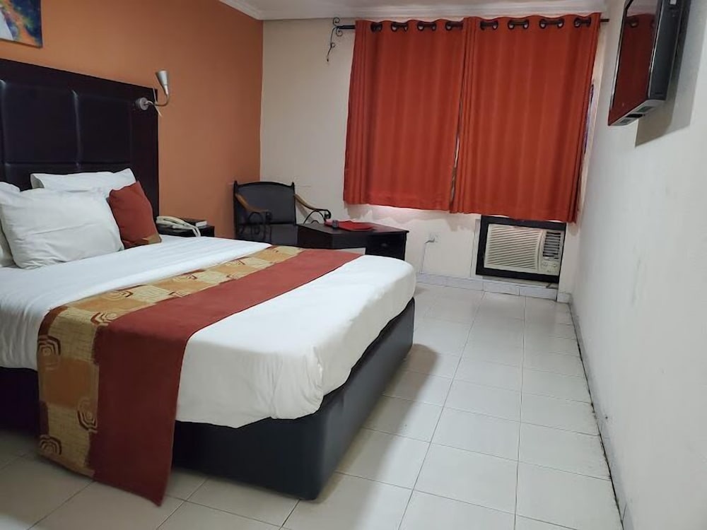 Deluxe Room, Balcony, City View